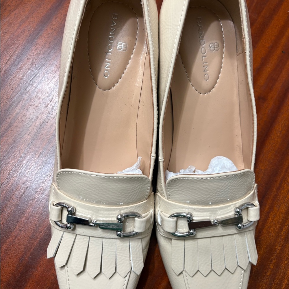 Bandolino Beige Fringe Loafers